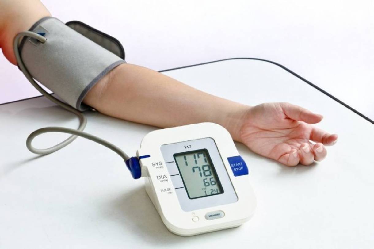 Máy đo huyết áp giúp kiểm soát huyết áp ổn định